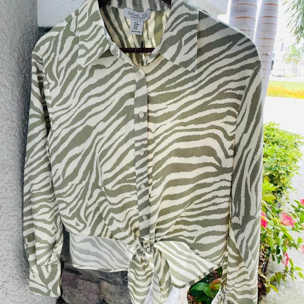 **SALE** NWT Rachel Zoe Tie Front Silky Women's Blouse Size M - Picture 2 of 7